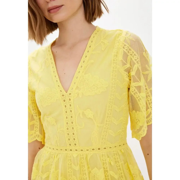 Socialite Yellow Lace Mid Length Dress S Small - Picture 3 of 7